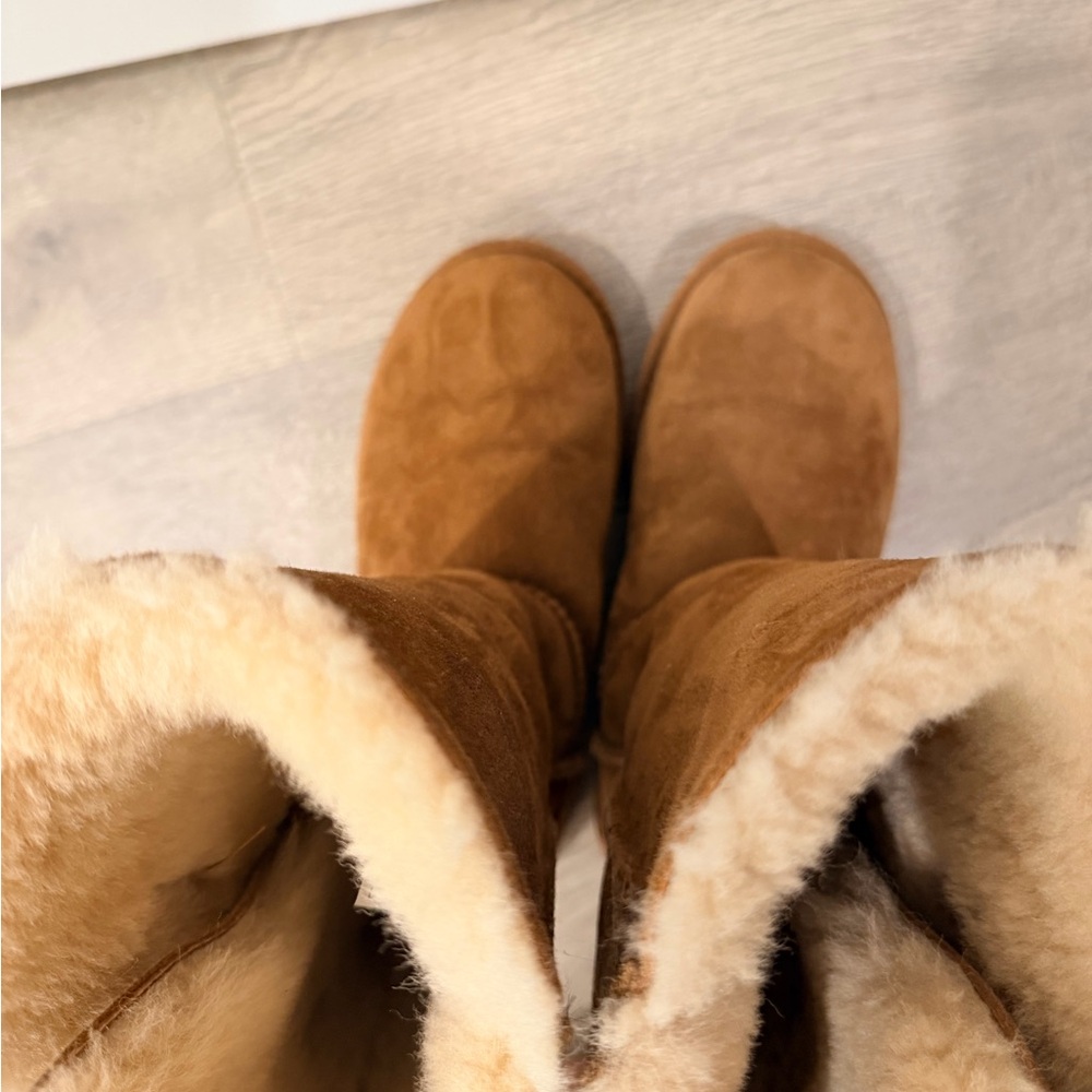UGG Tan Suede Boots with Shearling - Picture 3 of 6